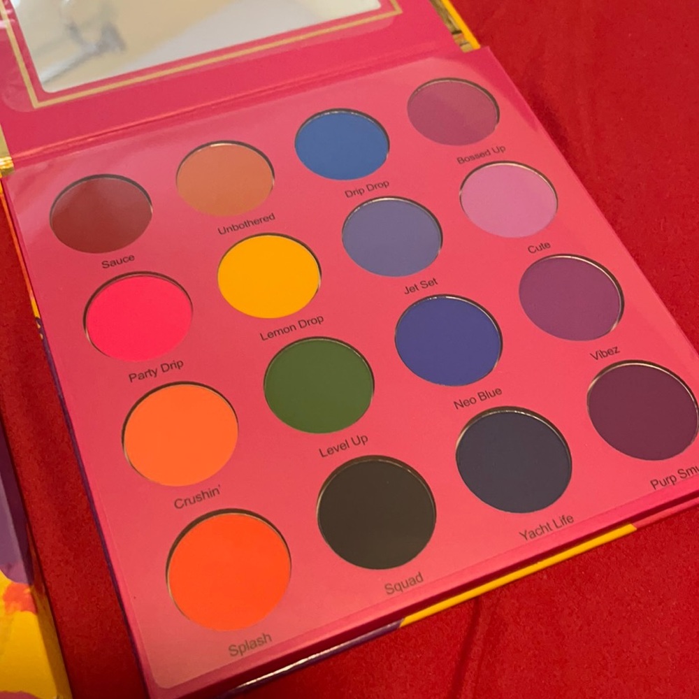 Coloured Raine - Vivid Pigments and Shadows